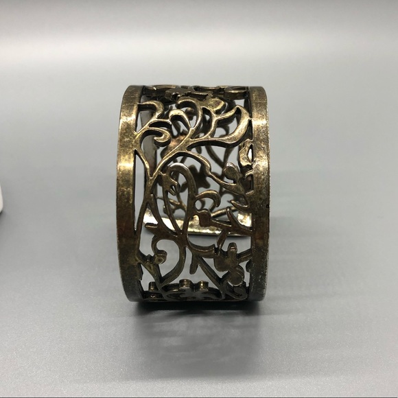 Bronze filigree style metal cuff bracelet - Picture 2 of 3